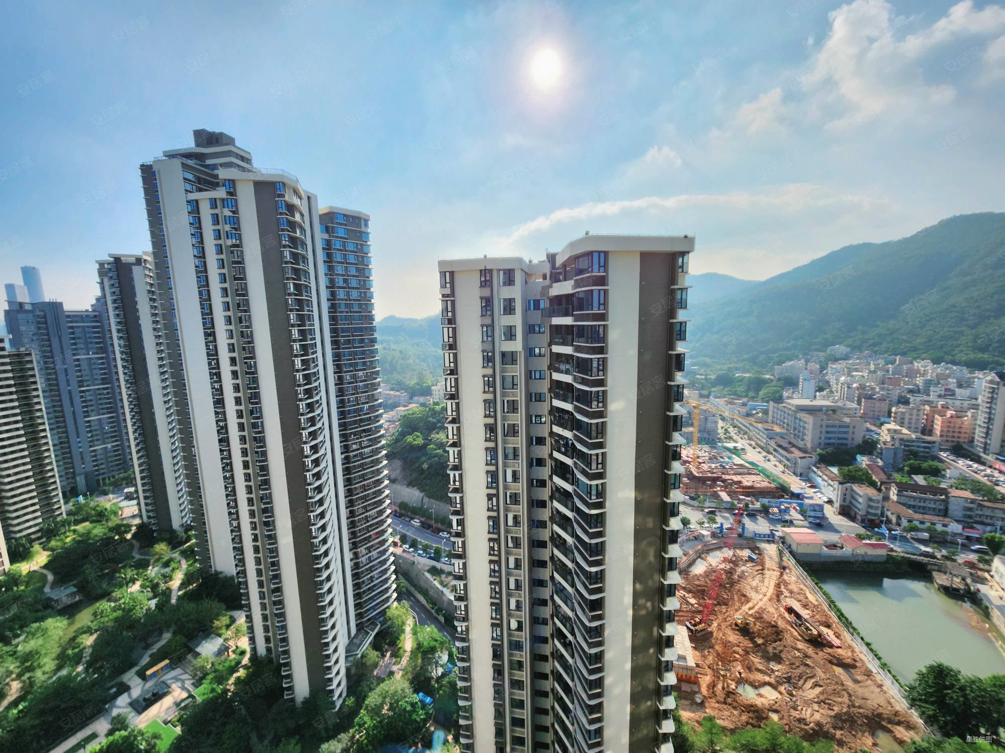 峰景湾山景顶楼复式5房多阳台附带150平双露台视野开阔