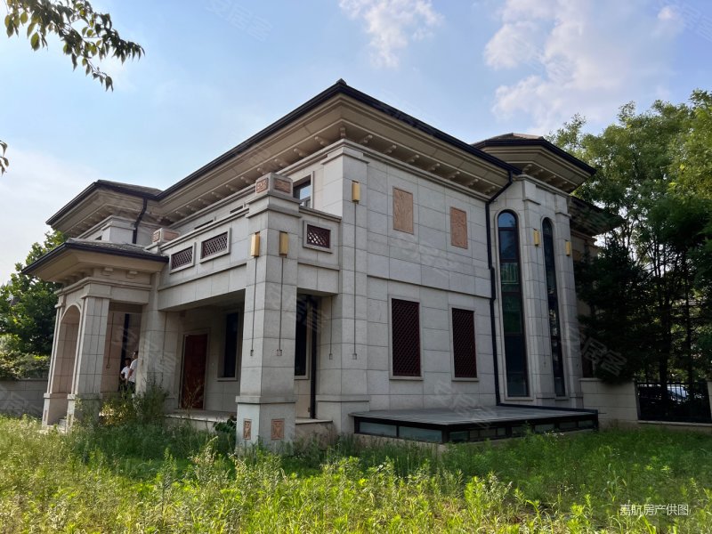 中心湖泰和上筑独栋别墅带400多大院子三面环院带车库