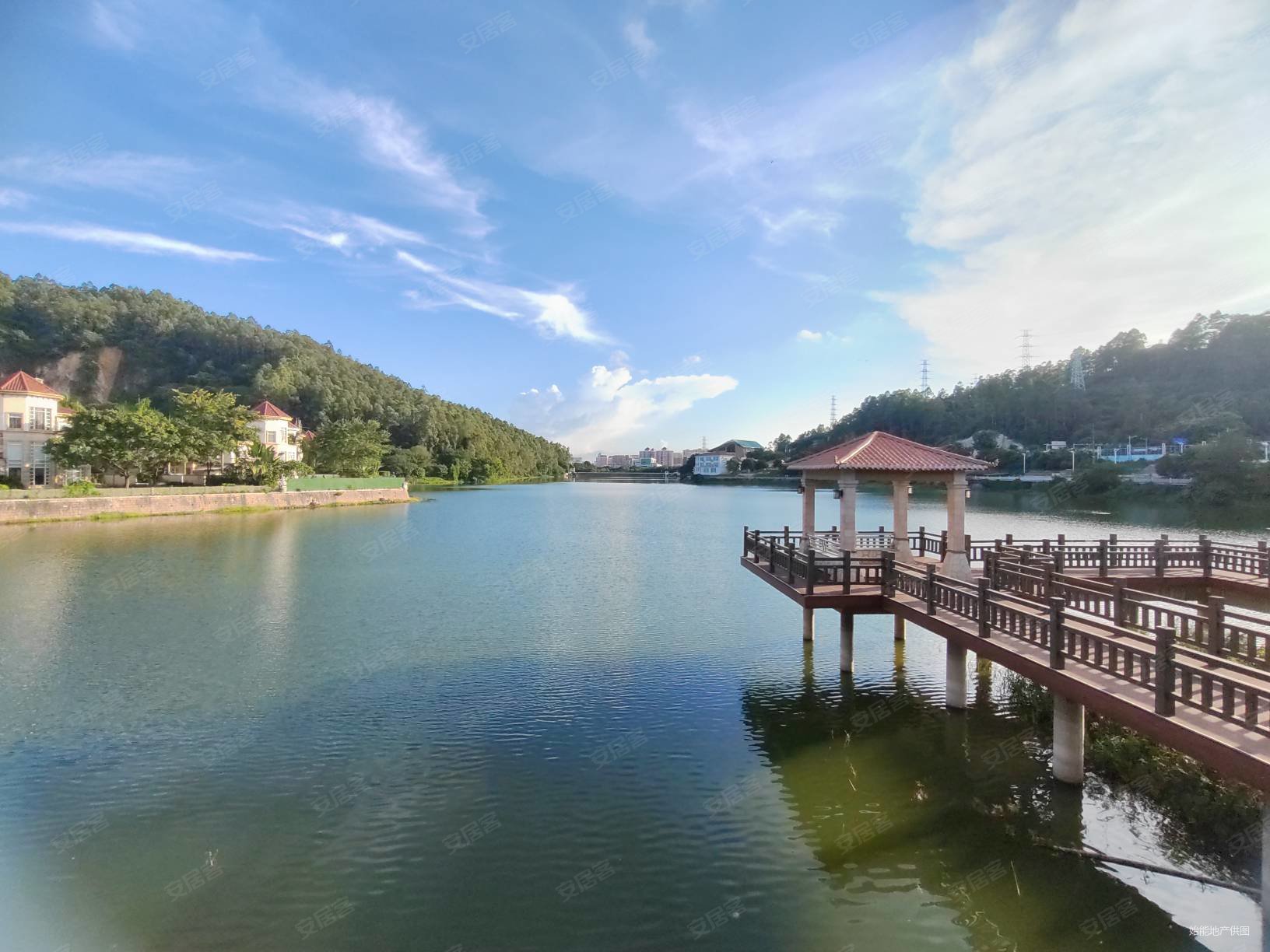 金湖花园(别墅)5室2厅4卫251㎡南北2000万