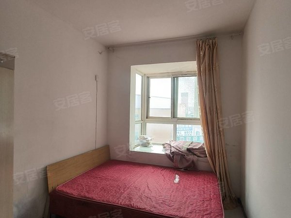 漯河郾城郾城城区天泰大厦钟楼广场附近 天泰大厦电梯两室 设施齐全