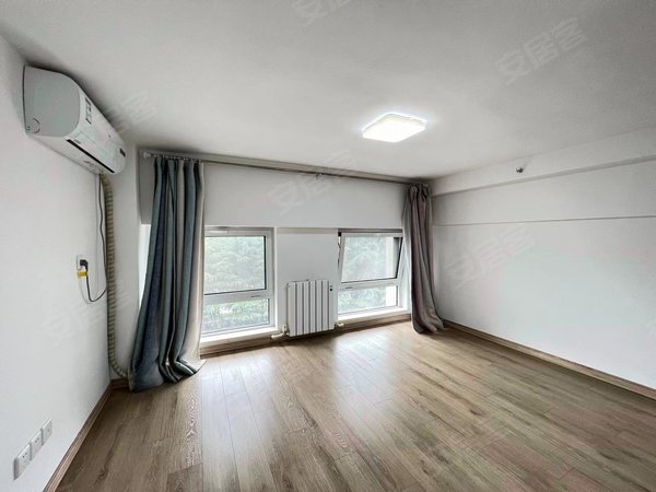 青岛李沧邢台路蓝山湾蓝寓蓝山湾蓝寓,南北通透,小区中心位置,性价比