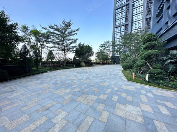 深圳南山大学城京基御领公馆5号线长岭陂站 精装一房 高层南向看山景
