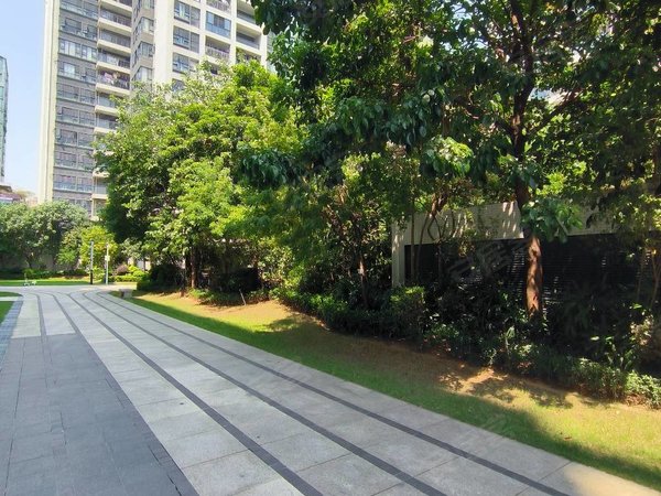 广州花都新区凤凰御景马鞍山地铁口,小三房,家私电器齐全拎包入住出租