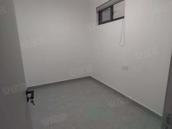 徐州新沂建邺路市府名苑河畔雅居三室一卫家具家电齐全精装修拎包入住1530一月出租房源真实图片