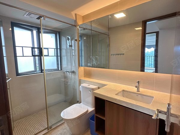 广州南沙金洲越秀滨海御城滨海御城二期复式4房,家私家电齐全,业主放