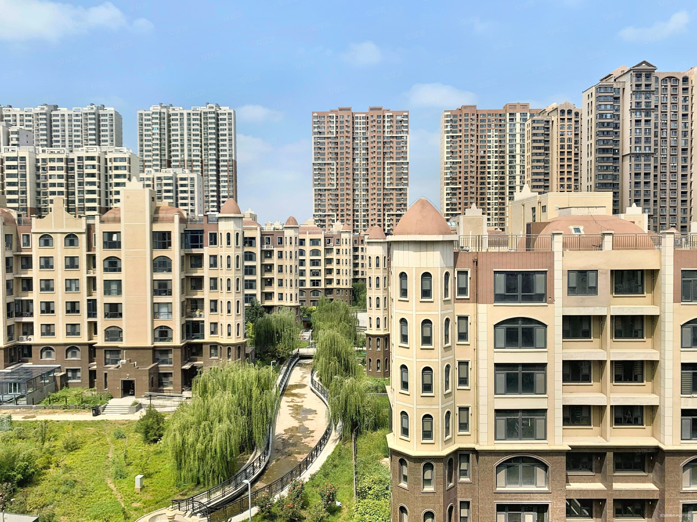 万国园白金汉府