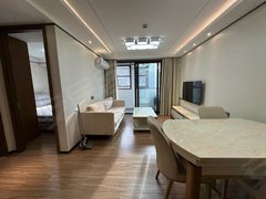 漳州龙文碧湖万达吾悦广场旁~长福小区 2室2厅1卫 电梯房 配套齐全 精装修出租房源真实图片