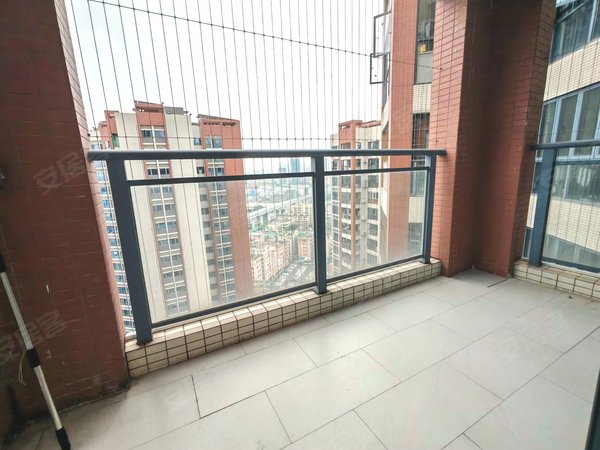 深圳 龙华 悠山美地小区 俩房 三房 四房有房推荐 看房方便