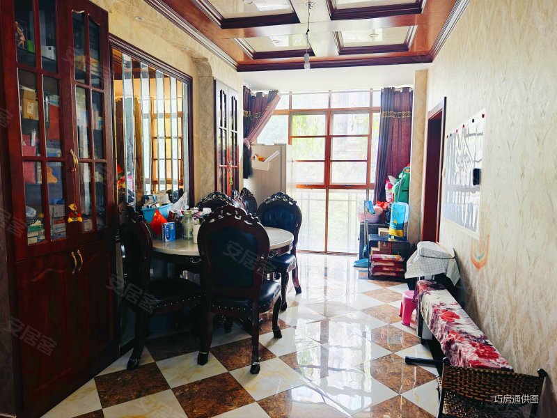 联泰香域滨江 精装好房 带电梯 临地铁 出行方便 正南朝向