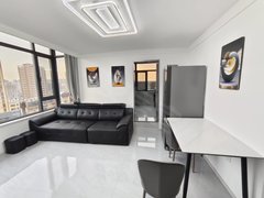 梅河口城区市中心御龙湾电梯顶楼 带屋顶花园  精装一室一厅 年租出租房源真实图片