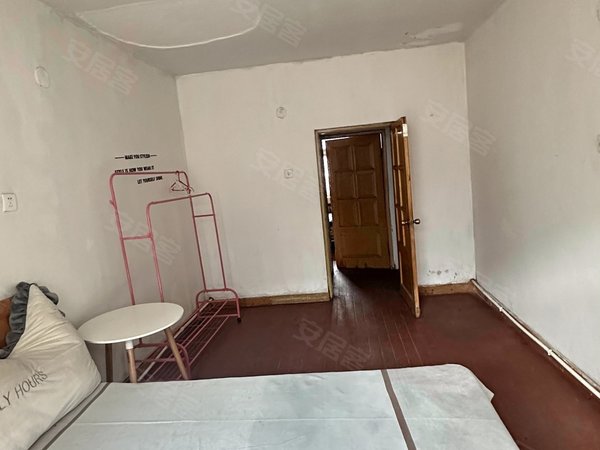 沈阳和平西塔西塔小区近西塔美食街西部酒城 近太原街 南北向两室