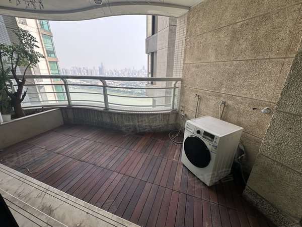 广州海珠滨江东金海湾十大豪宅之一云山珠水 金海湾 4室4卫 南北通透