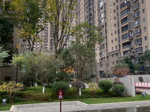 贵阳南明太慈桥中国铁建国际城a组团国际城a组团精装修 公园门口 温馨