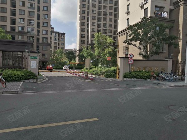 上海杨浦杨浦大桥农房万阳公寓我们租的不是楼,是艺术品,是古董,是