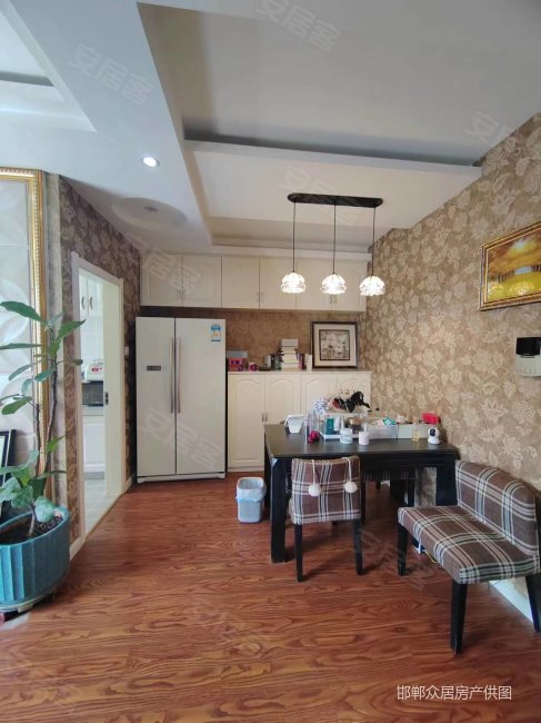 急售枫丹白露一居室可改两室老证过户费7千多邻新科园