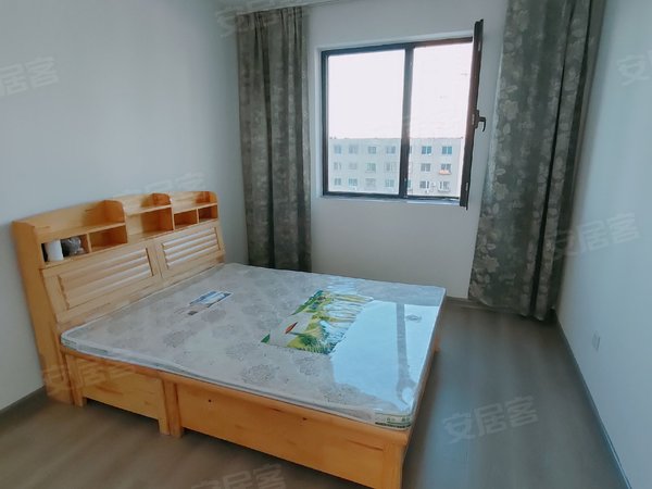 辽阳白塔万达广场书香庭院书香庭院6楼,2室,年租18000元,包取暖物业