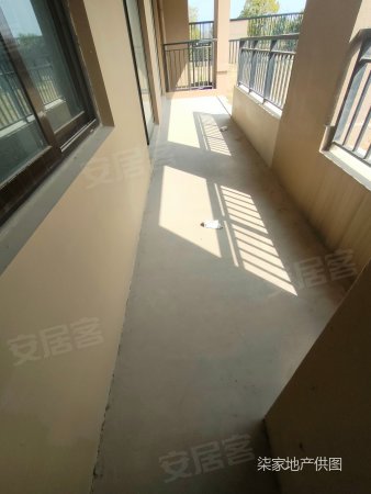 路劲港欣城4室2厅2卫132㎡南北132万