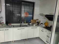 无为城区米芾广场西大街城中心心位置,实验对面,精装家电家具齐全,拎包入住出租房源真实图片