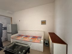 鞍山海城兴海广场二台子回迁楼电梯13楼，年租8500费用自理出租房源真实图片