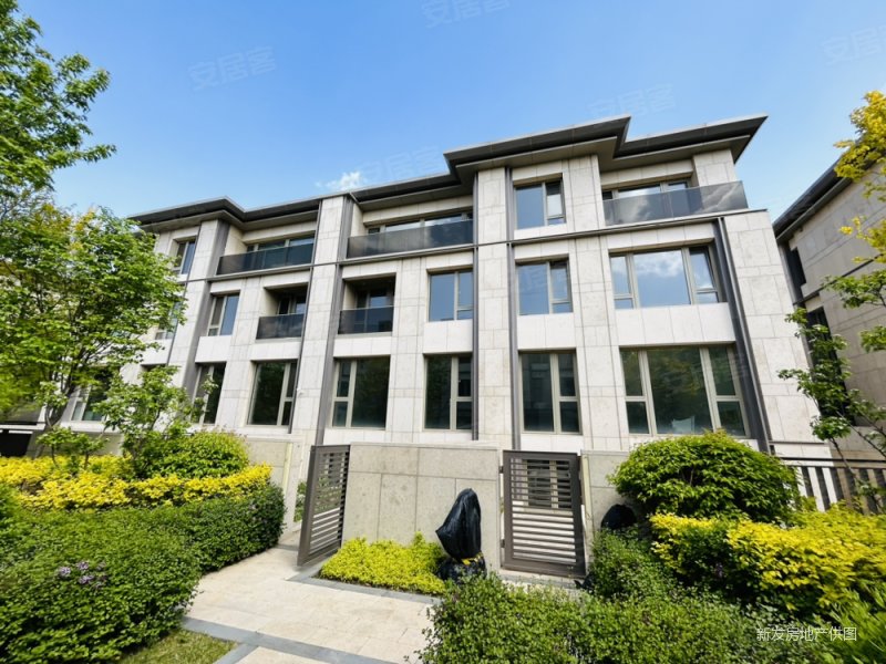 长春房产网>长春二手房>净月二手房>亚泰足球训练基地二手房>伟峰东域