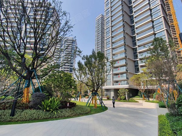 广州番禺万博越秀和樾府万博商业圈 4房 新房 家私电器齐全 拎包入住