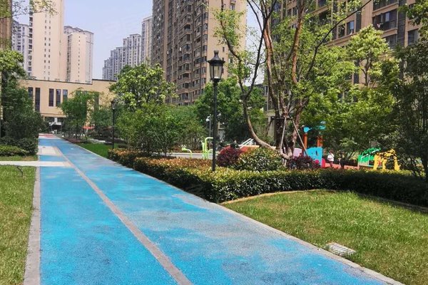 荆州绿地海外滩轨道交通方便吗?