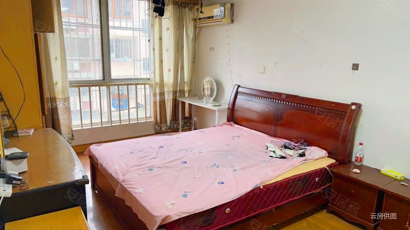 丰华园南区中楼层3室1厅1卫