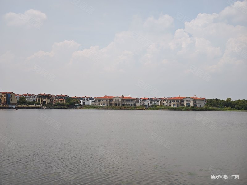 房源,富力湾独栋别墅南入户带超大花园.赠送阁楼露台.