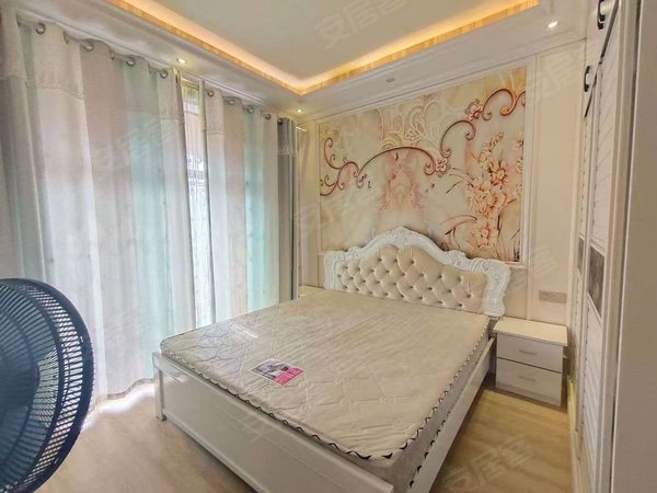 黔南都匀都匀万达广场都匀1号沙坝 都匀1号 电梯复式楼 四房两厅两卫 拎包入住 随时看房出租房源真实图片