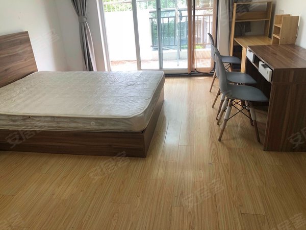 上海浦东川沙顺馨佳园镇实无中介 顺馨佳苑小两房 大阳台 押一付一