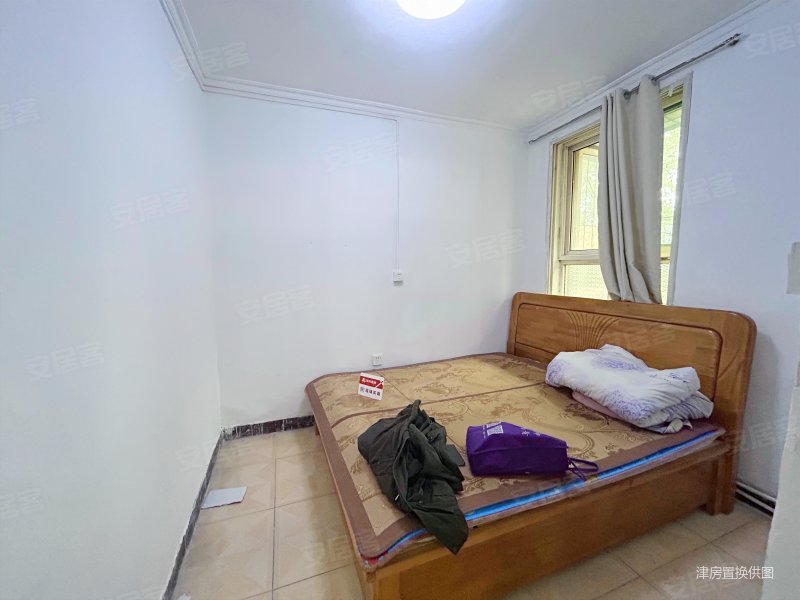 新村片 丁字沽三段 三楼到顶的一楼 套偏两室 诚意出售