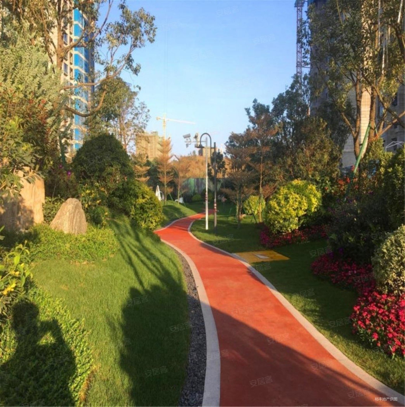 地铁口100米科慧花园南北通透精装修采光好周边商圈成