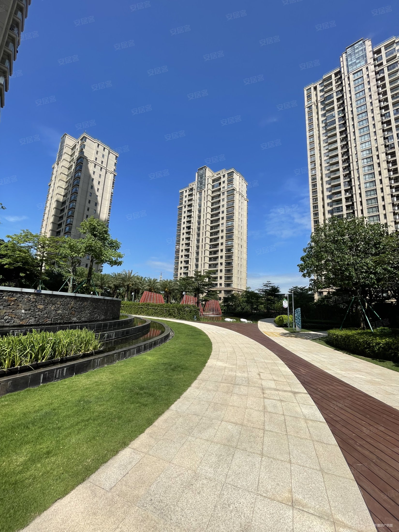 仁恒滨海半岛(一期)5室2厅3卫232.72㎡南北760万