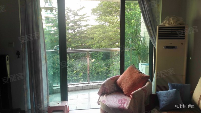 蔚蓝星湖公寓住宅