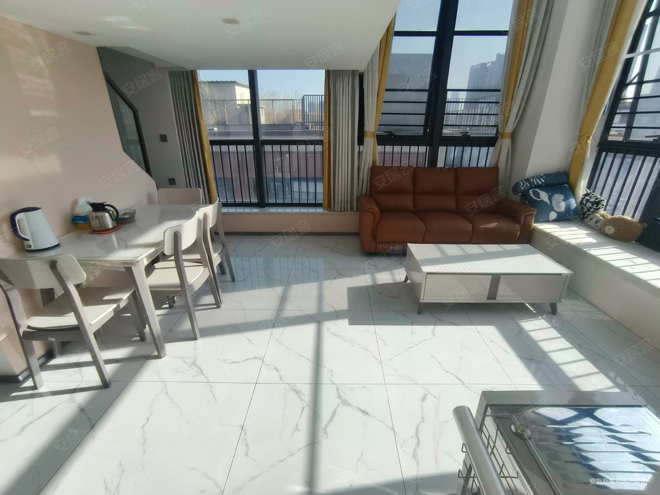 融创玖玺台(商住楼)3室2厅2卫61.35㎡东北58万