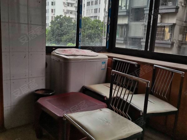 福州鼓楼西湖华湖花园十八中旁电梯房,接送方便,邻近4号地铁口三房