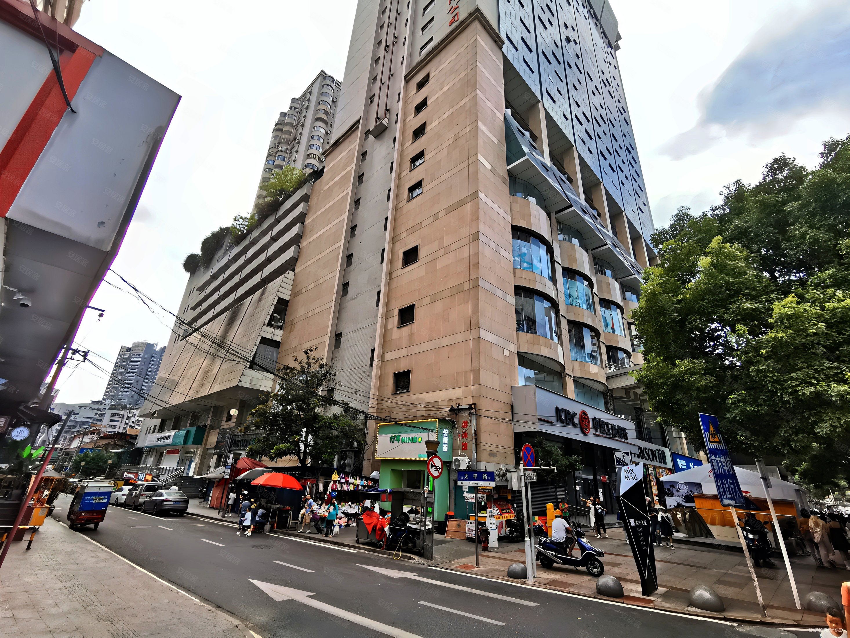 龙港大厦4室2厅2卫168㎡南北136万