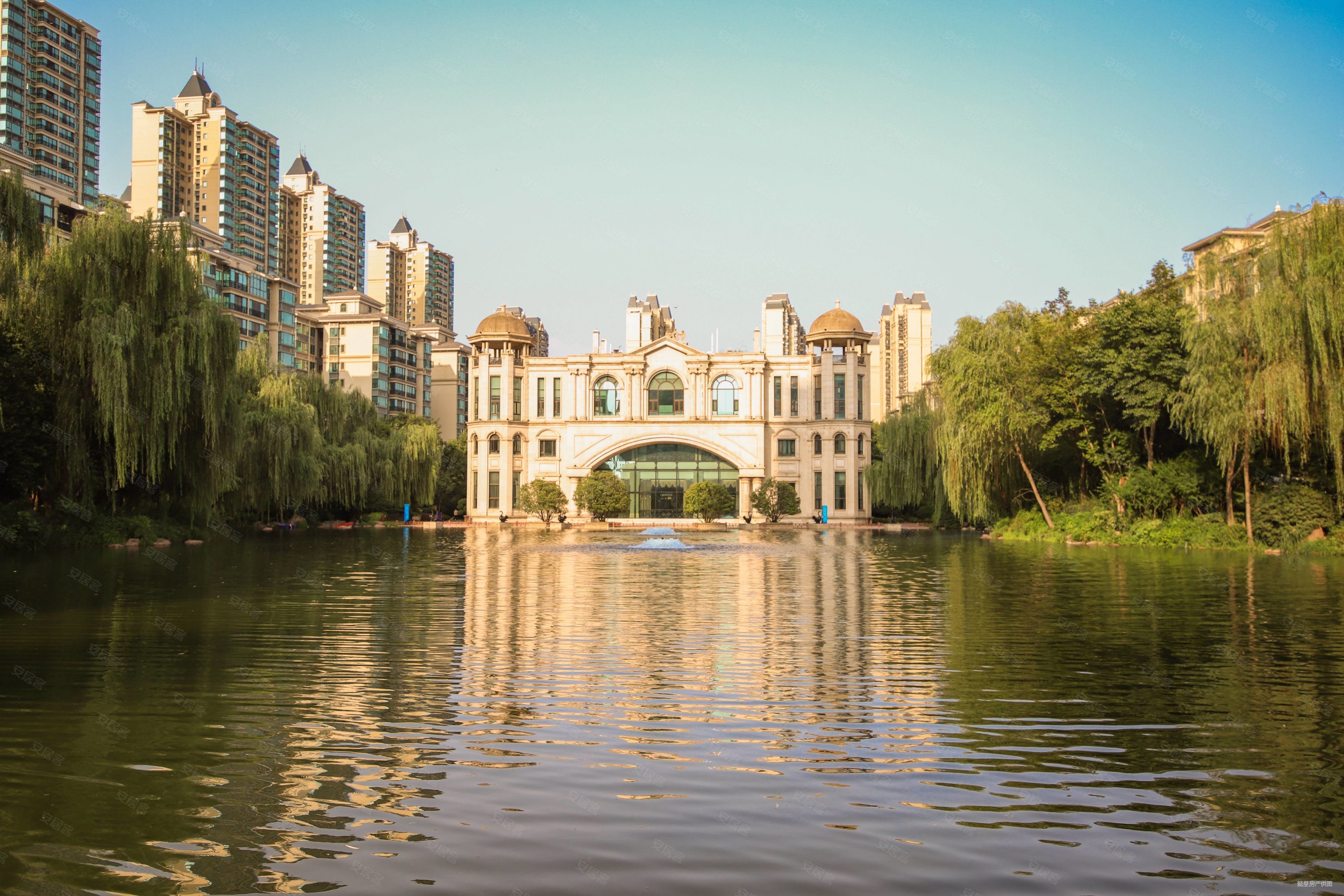 急售,恒大绿洲洋房,湖景房,南北通透,三室两卫满五