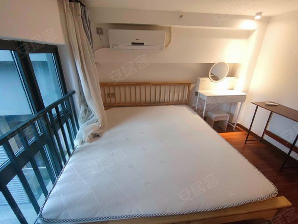 广州番禺万博广晟万博城广晟万博城单身公寓  一室一厅 家私齐全 环境