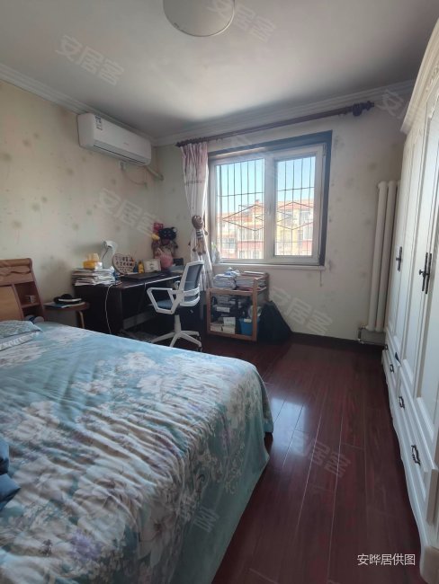 杜家坎环岛南 东山坡三里 100平2室2厅 可大谈 满五