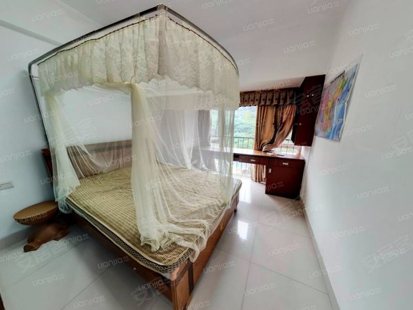 深圳龙岗平湖威凤山庄凤凰大道 大四房出租 家具家电齐全 随时看房