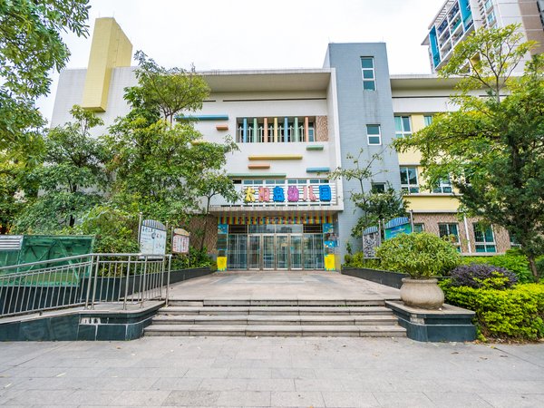 东莞黄江天虹富康花园黄江镇中心 富康花园 新一期电梯三房 朝南采光