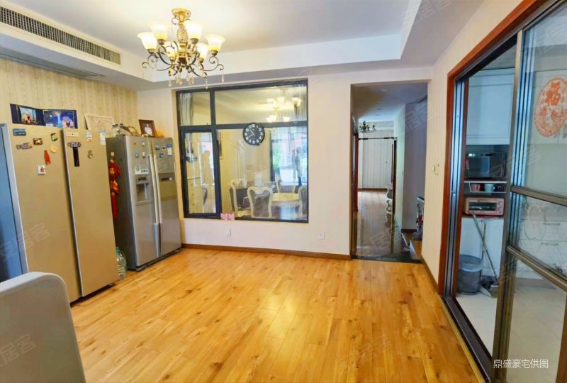 银湖水榭别墅南北通透近地铁联排别墅