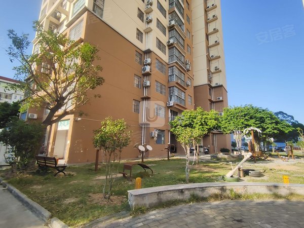 南宁兴宁东沟岭瑞景家园三号线地铁旁 一千三 电梯精装两房 有天然气