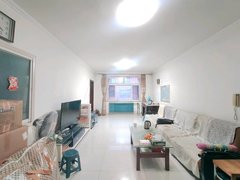 潍坊诸城诸城城区急租1000元!好楼层 套三 带附房,家具家电齐全拎包入住!出租房源真实图片