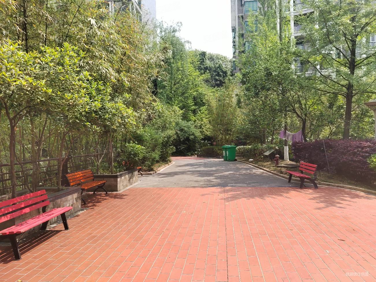 兴隆城市花园 电梯4房 满2年 可按揭