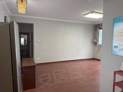 丹东振兴新城区新加坡城一楼带下跃 实用面积300平左右4000包取暖物业出租房源真实图片