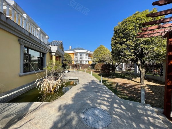 昆明西山滇池度假区金家大院出门海埂大坝,豪华装修带家具家电,停车