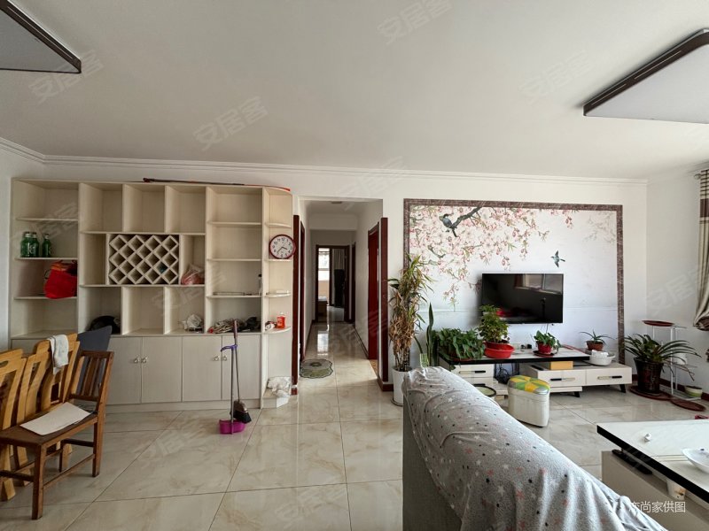 南湖植物园四中附近南湖一号精装三室双卫有证可贷