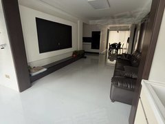 长垣南蒲华宇百货龙域华都三期三室两厅两卫，精装拎包入住，年租21000带车位出租房源真实图片